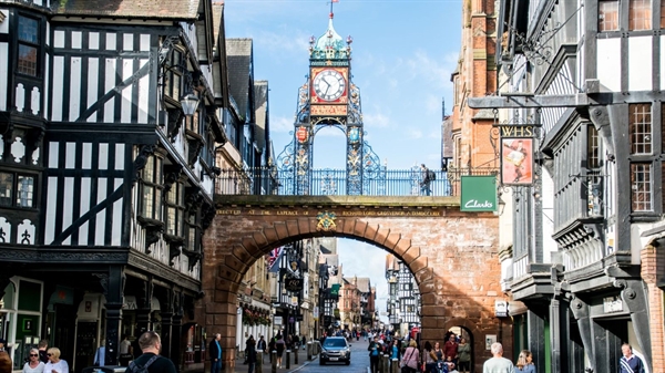 Biểu tượng tượng trưng chủa thành phố Chester là tháp đồng hồ 4 mặt với hơn 400 năm tuổi.