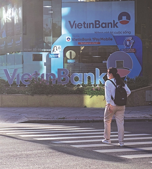iện có 3 ngân hàng lớn nhất của Nhật đầu tư vào các ngân hàng Việt Nam, trở thành cổ đông chiến lược nước ngoài tại Vietcombank, VietinBank và Eximbank. 
