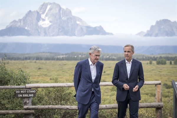 Ông Jerome Powell và ông Mark Carney, Cựu Thống đốc Ngân hàng Anh, tại Jackson Hole năm 2019.