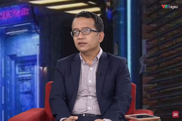 ông Phạm Lưu Hưng, Kinh tế trưởng SSI. Ảnh chụp màn hình từ Chương trình Bí mật đồng tiền. 