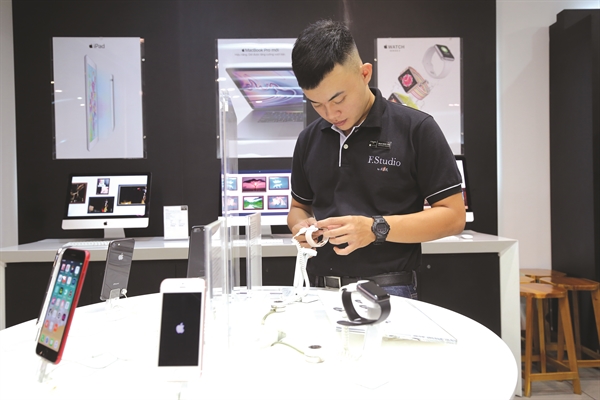 Việc mở rộng sản xuất và lắp ráp các sản phẩm mới của Apple như MacBook tại Việt Nam là việc sớm hay muộn. Ảnh: Quý Hòa