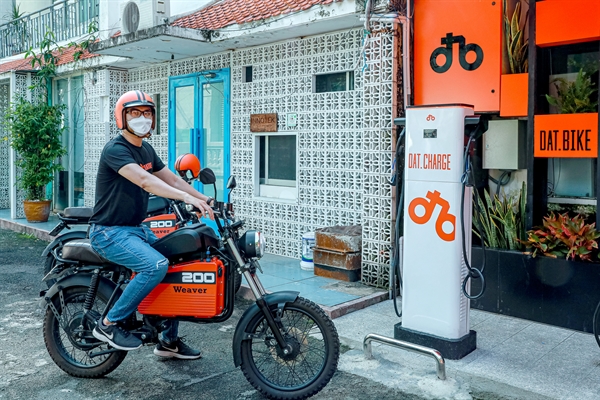 Dat Bike ra mat “Dat Charge”, tram sac xe may dien nhanh chua tung co