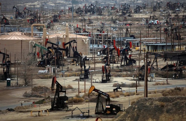 Mỏ dầu Midway-Sunset ở California. Ảnh: NY Times.