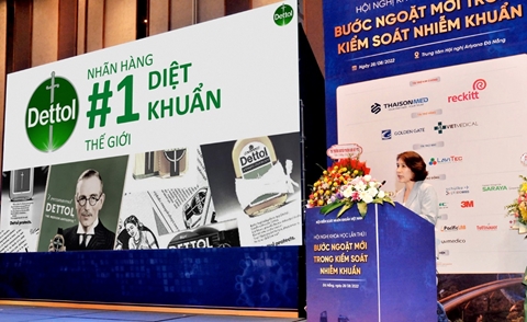 BS Nguyễn Thị Thu Loan, Giám đốc Y khoa Reckitt Việt Nam trong bài phát biểu tại Hội nghị cho biết vi trùng lây lan từ người này sang người khác thông qua các hoạt động hàng ngày và vệ sinh tay giúp làm gián đoạn chuỗi lây truyền.