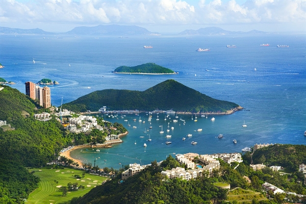 Ốc đảo xanh tại Deep Water Bay, nơi quy tụ giới siêu giàu Hong Kong. Ảnh: Istock