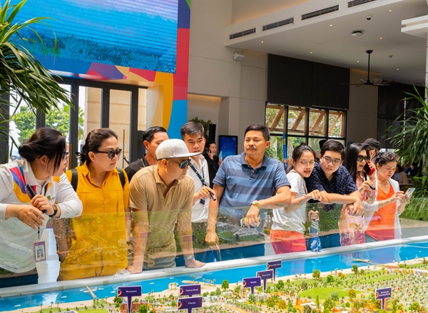 Rất nhiều nhà đầu tư đã “xuống tiền”vì nhìn thấy cơ hội phát triển thương mại, mở rộng kinh doanh ngay trong lòng đại đô thị du lịch NovaWorld Phan Thiet.