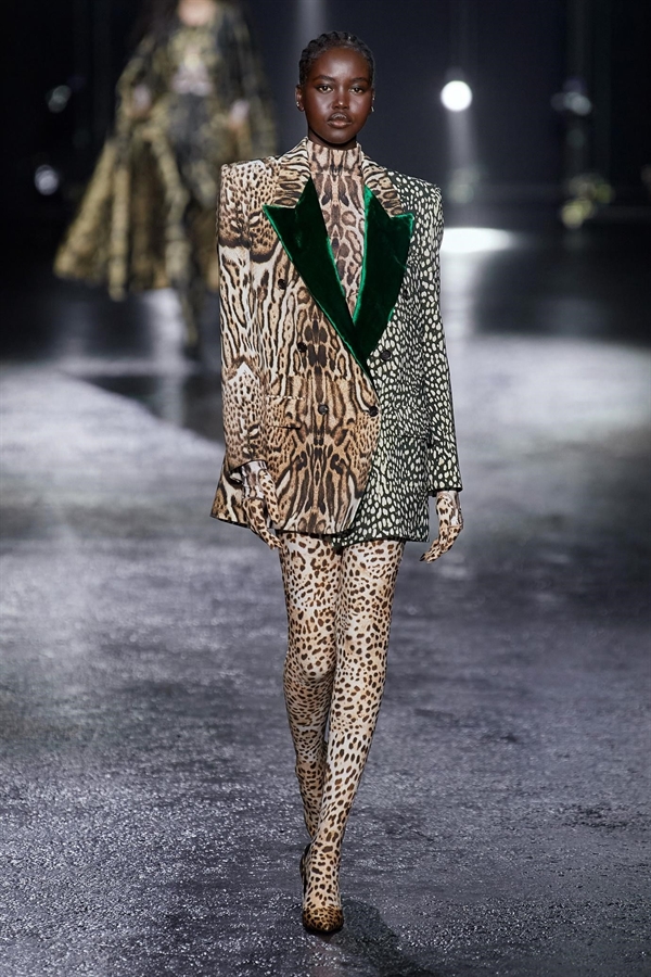 Bộ sưu tập Ready-to-wear 2022 của Roberto Cavalli (Ảnh : Vogue)