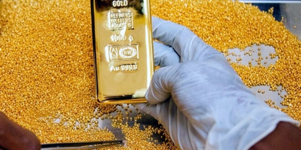 Chênh lệch mua - bán của vàng trong nước đang ở ngưỡng cao, lên đến 1 triệu đồng/lượng. Ảnh: The African Courier