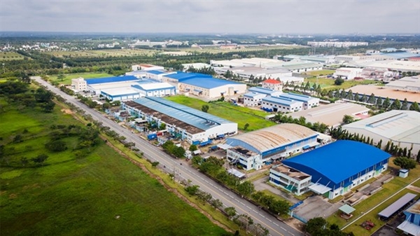 Một góc KCN VSIP - Một trong những KCN quy mô lớn tại Thuận An,  nơi làm việc của hàng chục ngàn chuyên gia và lao động kỹ thuật cao