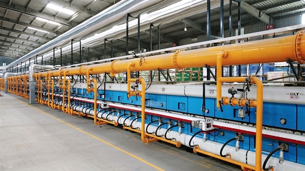 Dây chuyền sản xuất số 5 tại Nhà máy 2 Công ty Cổ phần CMC được đầu tư trang thiết bị hiện đại từ Italy và Tây Ban Nha