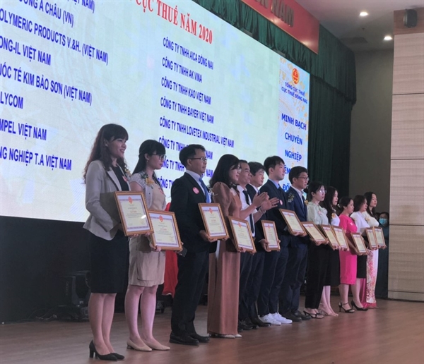 Nestlé Việt Nam nhận bằng khen từ Cục Thuế Đồng Nai tại Hội nghị Tuyên dương doanh nghiệp chấp hành tốt chính sách, pháp luật thuế năm 2020-2021, diễn ra ngày 8/11/2022. 