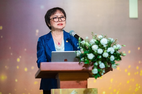 Bà Cao Thị Ngọc Dung Chủ tịch HĐQT PNJ đại diện cho các doanh nghiệp chia sẻ về hiệu quả sử dụng bộ chỉ số CSI và thực hành phát triển bền vững.