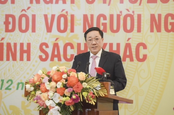 Tổng Giám đốc NHCSXH Dương Quyết Thắng báo cáo kết quả 20 năm thực hiện chương trình tín dụng chính sách. Ảnh: SBV. 