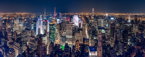 Tại New York, dịch vụ tài chính chiếm đến 46% tổng giá trị gia tăng của nền kinh tế.