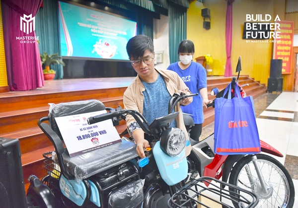 Masterise Group đồng hành cùng báo Tuổi Trẻ phối hợp với Thành đoàn Hà Nội và Thành đoàn TP.HCM hỗ trợ hàng trăm trường hợp thanh niên khuyết tật, đặc biệt khó khăn sau đại dịch