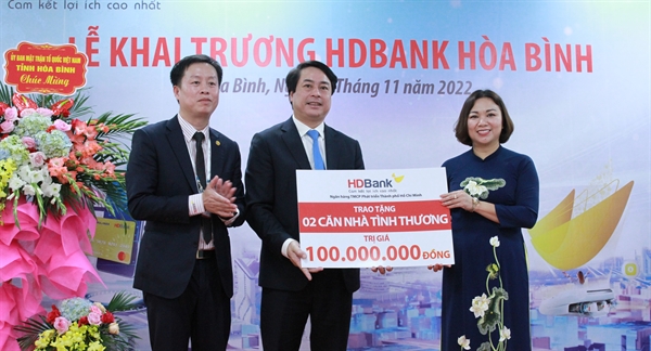 Hình 2: HDBank Hòa Bình khai trương tháng 11/2022, mang đến một sự lựa chọn mới cho người dân