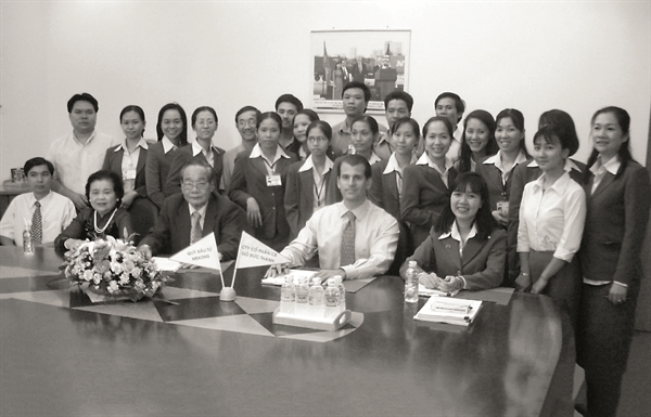 Lễ ký thỏa thuận đầu tư giữa Gỗ Đức Thành và Mekong Capital 7/1/2005.