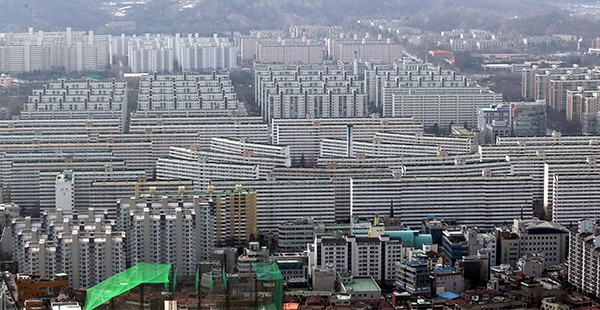 Giá căn hộ tại thủ đô Seoul của Hàn Quốc đã giảm đến 24%. Ảnh: News Korea