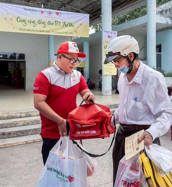 Nhân dịp Tết Nguyên Đán 2023, HEINEKEN Việt Nam đã tổ chức chương trình  “Chung tay sẻ chia, cùng cộng đồng đón Tết an vui” với tổng ngân sách lên đến 7.5 tỉ đồng