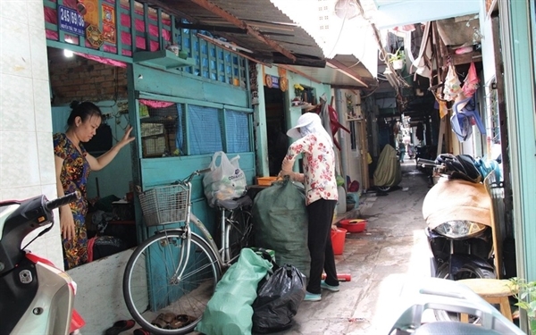 Tiny houses in the Ma Lang area. Photo courtesy of Viet People newspaper.