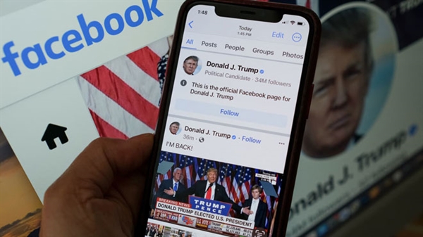 Ong Donald Trump tro lai Facebook va Youtube sau thoi gian bi khoa tai khoan