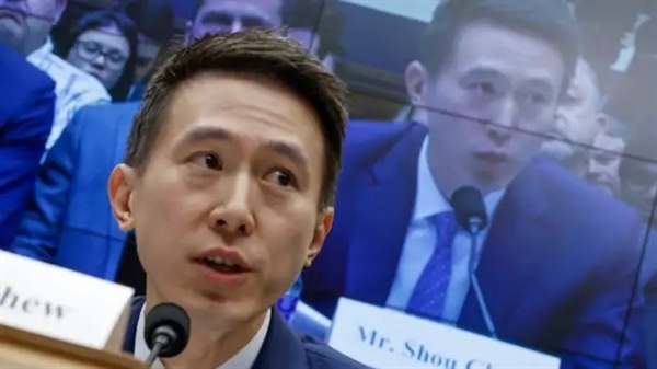 Ông Shou Zi Chew, CEO TikTok, trong buổi điều trần trước Hạ viện Mỹ. Ảnh: CNBC.