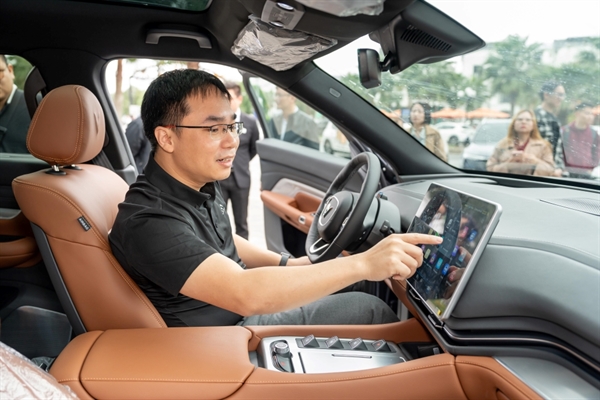 Ông Bùi Thành Đô, Giám đốc Quỹ đầu tư ThinkZone Ventures, đánh giá cao công nghệ trên VF 9.