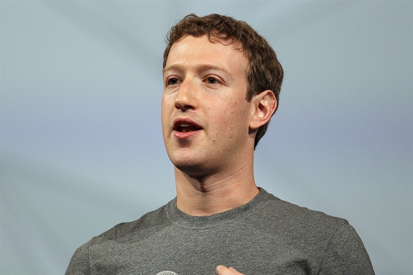 Tỉ phú Mark Zuckerberg, đảm bảo rằng bất cứ khi nào ông ấy không đi công tác nước ngoài hay làm việc, ông ấy đều dành thời gian cho gia đình. Ảnh: CNBC