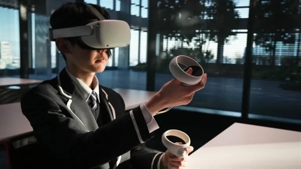 N and S high schools in Japan took to the metaverse as it offered a platform to conduct lessons without being limited by physical constraints. Photo courtesy of N and S high schools.