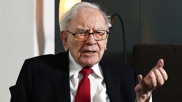 Giới đầu tư đồng ý với ý kiến chứng khoán Nhật Bản đang trở nên tiềm năng hơn của tỉ phú Warren Buffett. Ảnh: Nikkei Asia.