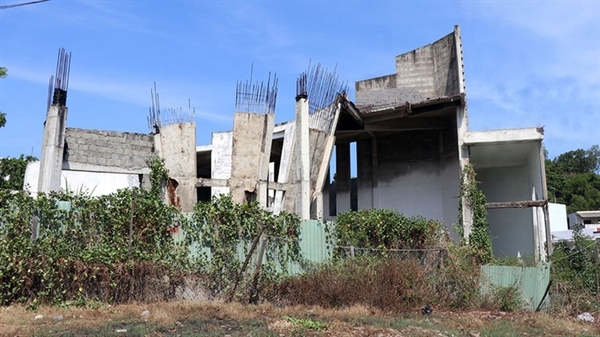 The project of the Souvenir House of Lawyer Nguyen Huu Tho have been behind schedule. Photo by NDO.