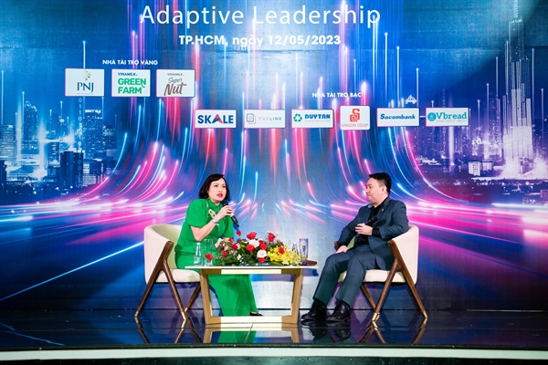 Ông Lê Trí Thông - CEO PNJ và bà Tiêu Yến Trinh - CEO Talentnet chia sẻ về hai nhóm lãnh đạo thích ứng