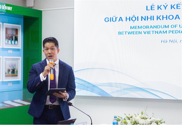 Ông Darrell Oh, Tổng Giám đốc Pfizer Việt Nam phát biểu tại lễ ký kết.