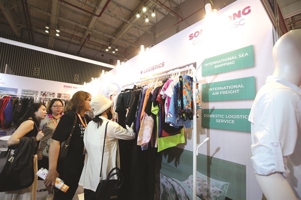 Production activities of factories were maintained relatively stable and anticipated the recovery trend. Photo: Quy Hoa.