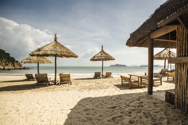 Việt Nam có rất nhiều địa điểm đẹp với thiên nhiên hoang sơ, hùng vĩ hiếm có. Ảnh: Zannier Hotels Bãi San Hô.