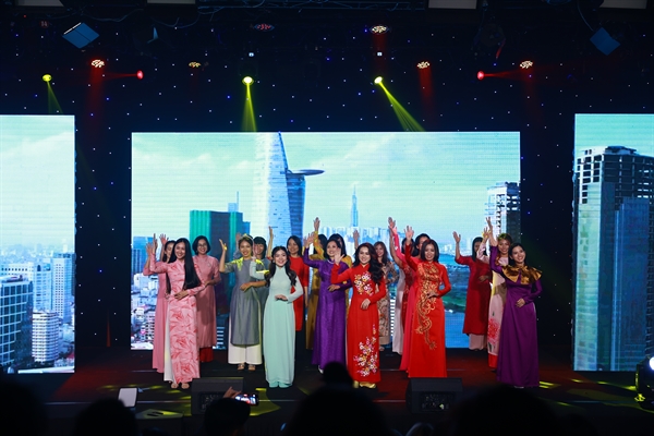 Lễ trao giải VNPR Awards lấy chủ đề: “Sài Gòn - Thành phố Hồ Chí Minh xưa và nay”.