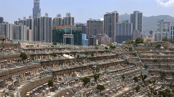 Các nghĩa trang ở Hồng Kông sắp hết chỗ. Ảnh: CNN