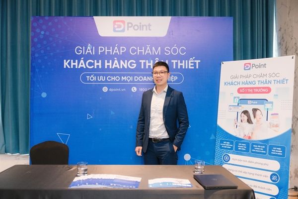 Ông Nguyễn Hữu Anh Hào tại quầy booth của DPoint.