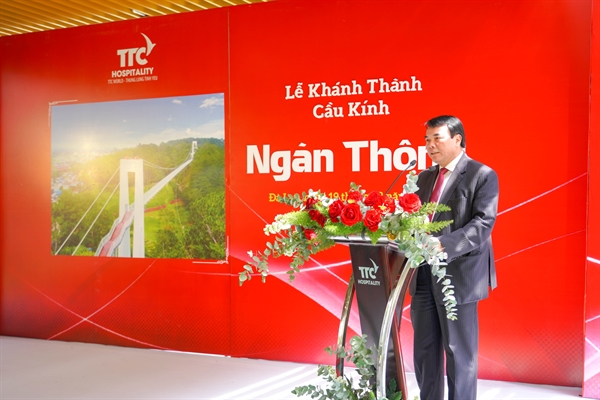 Ông Phạm S - Phó Chủ tịch UBND tỉnh Lâm Đồng ghi nhận những nỗ lực của Tập đoàn TTC trong việc hoàn thiện công trình cầu kính, tạo thêm sản phẩm du lịch mới cho địa phương