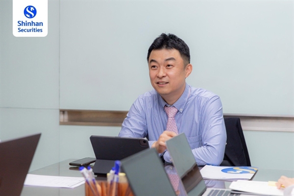 Theo ông Yang Seung Won, Phó Tổng Giám Đốc Công ty Chứng Khoán Shinhan, thị trường chứng khoán đang vào giai đoạn tăng tốc.