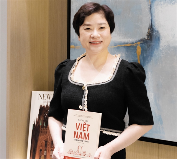 Bà Trần Tuệ Tri, Chuyên gia xây dựng Thương hiệu, Tác giả cuốn sách “Thương hiệu Việt Nam - Thời khắc vàng”.