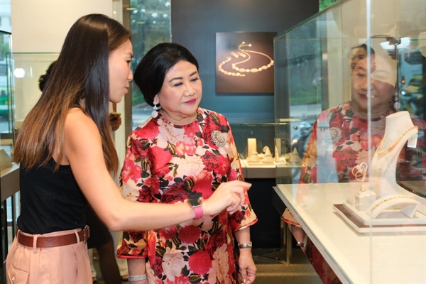 Bà Anna Vo - Quản lý cao cấp - Sáng tạo chia sẻ về những chế tác kỳ công tại CAO Fine Jewellery