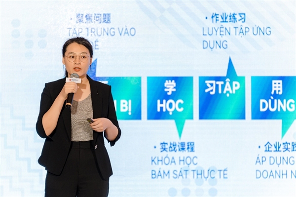 Bà Milly Wang - COO Sands Bosum Business đang chia sẻ các lợi ích mà Bosum có thể cung cấp cho các doanh nghiệp Việt. (Nguồn: Sands Bosum Business)