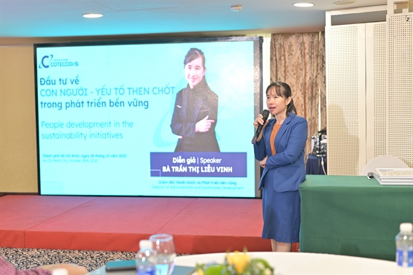 “Tuân thủ pháp luật, đảm bảo yêu cầu cơ bản là đã làm ESG.” Bà Trần Thị Liễu Vinh, Giám đốc Hành chính và Phát triển bền vững, Coteccons. Ảnh: Funix/Udemy