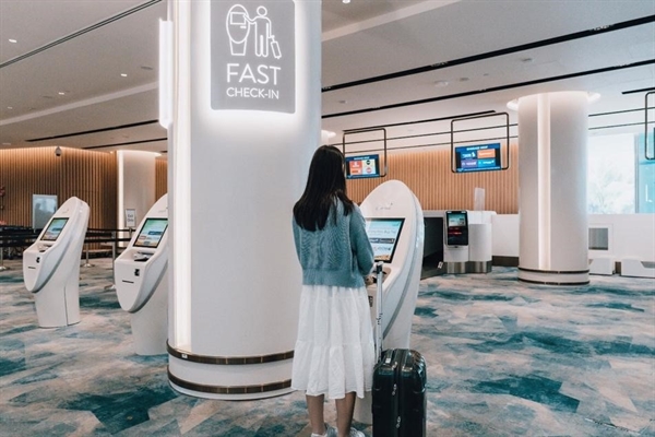 Hành khách của một số chuyến bay có thể đủ điều kiện làm thủ tục check in lên đến 24 tiếng trước giờ bay tại khu phức hợp Jewel Changi Airport.