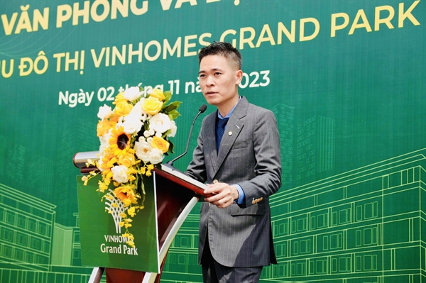 Ông Trần Trường Sơn - Giám đốc Kinh doanh Vinhomes phát biểu tại lễ khởi công sáng ngày 02/11/202