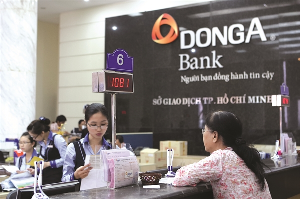 Hình ảnh tại DongA Bank. Ảnh: Quý Hòa. 