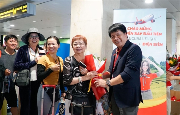 Vietjet chào đón những hành khách đầu tiên trên chuyến bay TP. Hồ Chí Minh - Điện Biên.