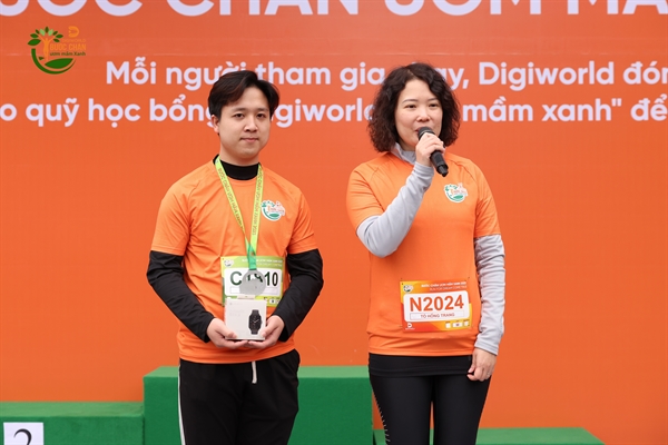 Nguyễn Phúc Thắng tham gia giải chạy Bước chân ươm mầm xanh 2023 tại công viên Yên Sở ngày 17/12/2023 