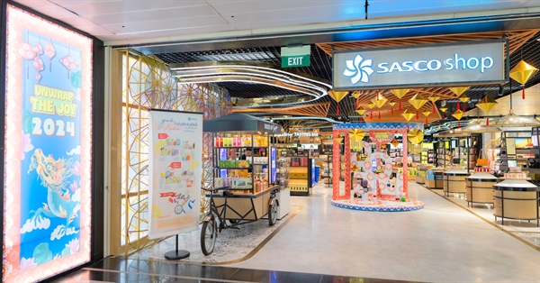 Không gian SASCO Shop, nơi bạn có thể chọn nhiều món quà tháng 3 cực chất, đặc sắc.